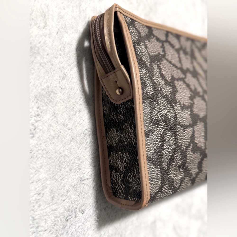 Yves Saint Laurent Vintage Clutch - Picture 6 of 14